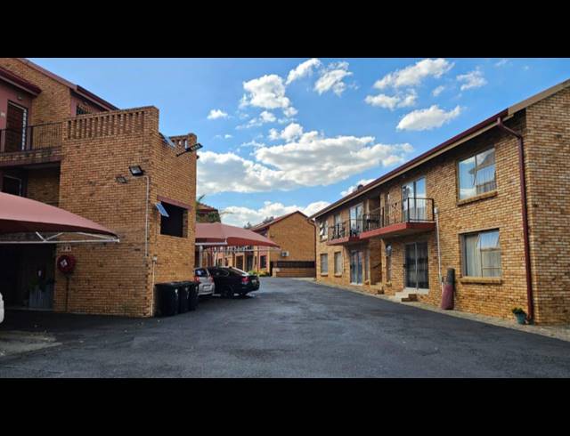 2 BEDROOM APARTMENT FOR SALE IN BRACKENDOWNS